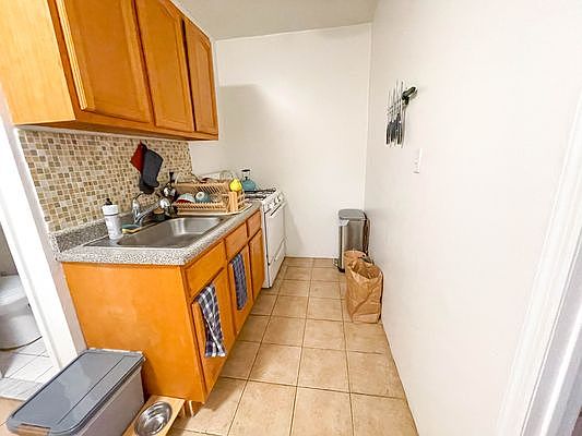 3rd image of 870 Dekalb Ave #2FF