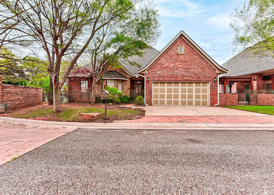 1st image of 90 Olde Village Way
