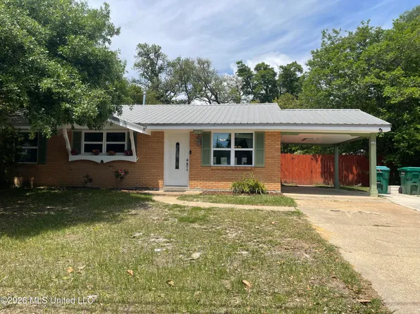 2607 Demaret Dr, Gulfport, MS 39507