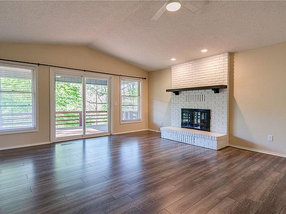 2nd image of 13 Oxford Ln