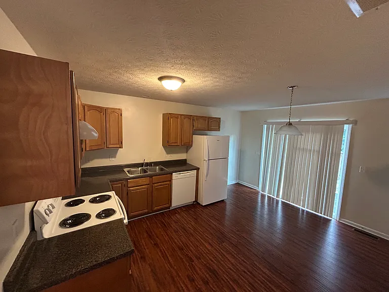 2701 Bowling Green Rd #2701 — Photo 3