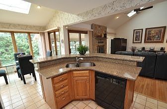 3rd image of 13 Thornberry Ln