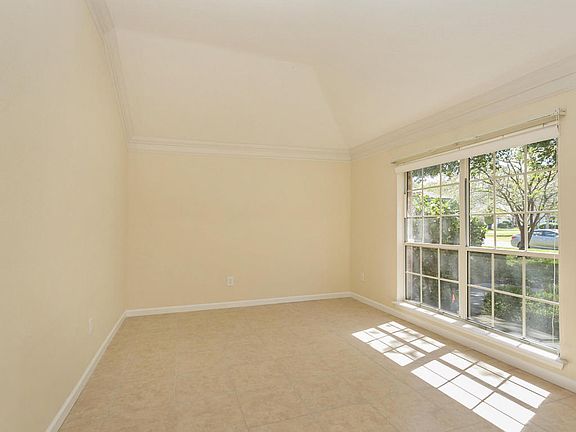 3rd image of 4598 Royal Port Dr