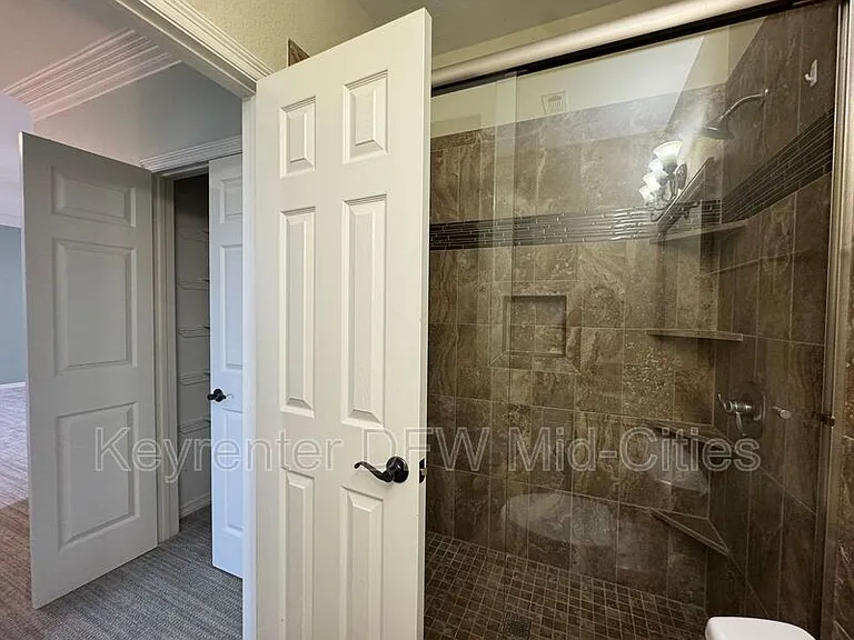2417 Creekside Cir S — Photo 31