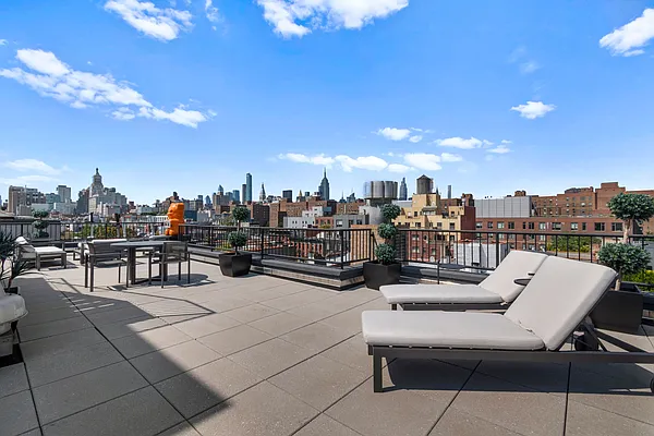 Rented by HomeDax Real Estate | media 17