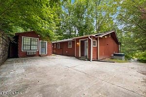 1st image of 326 Oak Dr