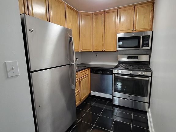 4th image of 14016 34th Ave #4009