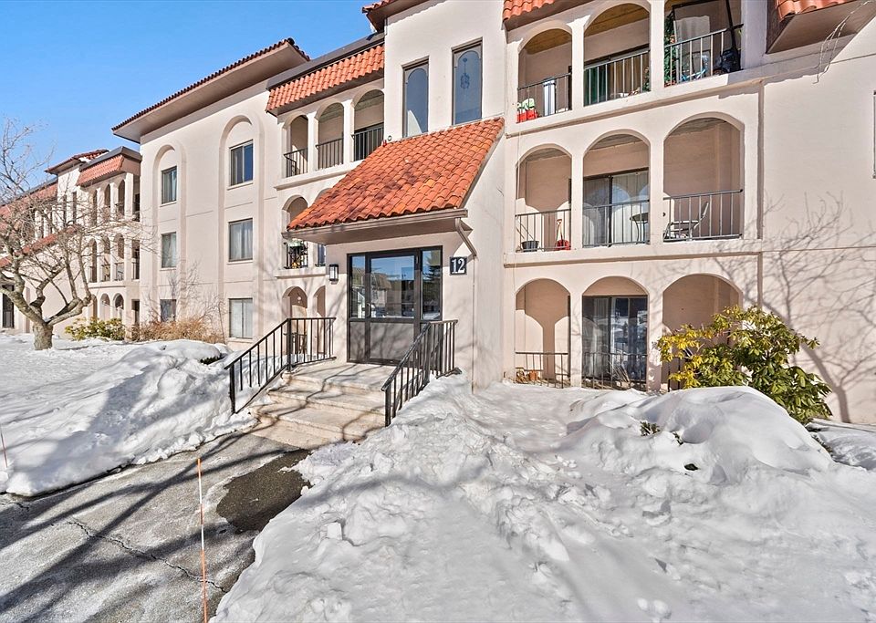 1st image of 685 Oak St #12-9
