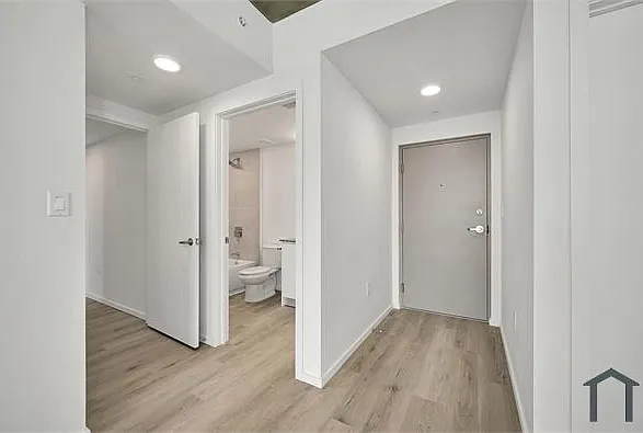 3 bed, 1200 sqft, $3,500 — Photo 2