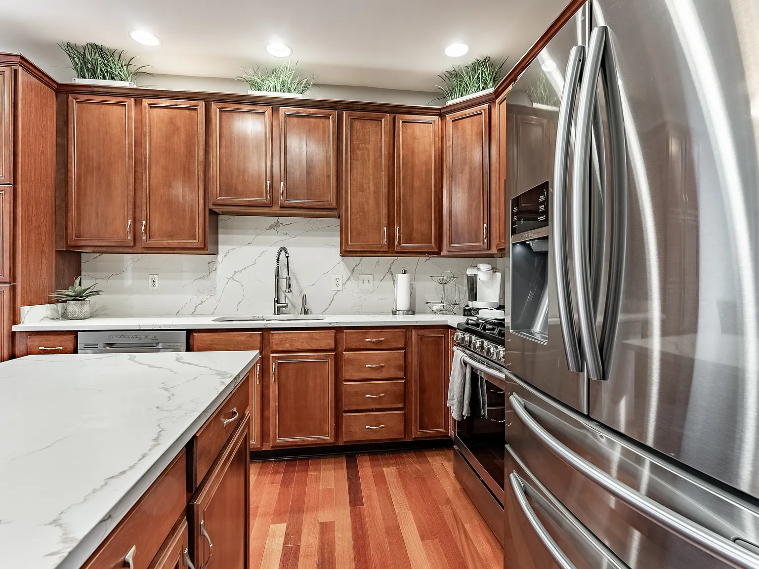 3 bed, 2710 sqft, $3,500 — Photo 3