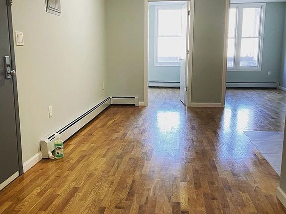 3rd image of 580 E 165th St #2