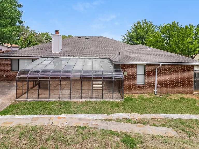 2301 Fall Ct — Photo 16