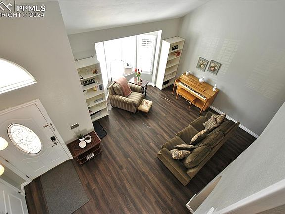 4th image of 8910 Alpine Valley Dr