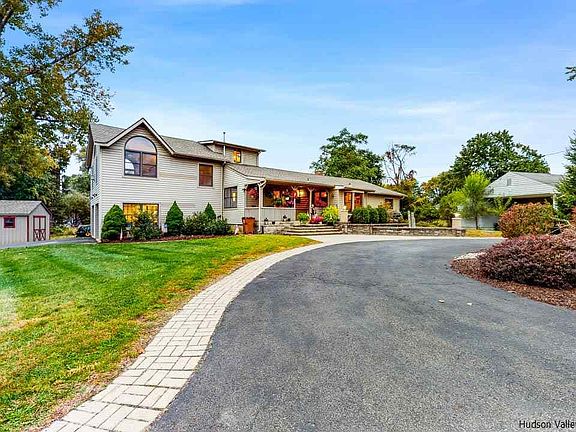 3rd image of 33 Valentine Ave