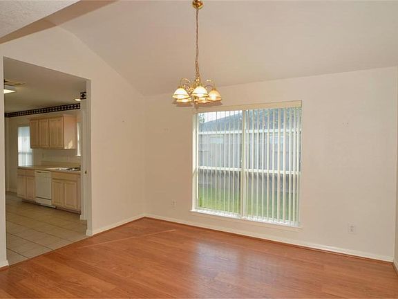 4th image of 1102 Chase Park Dr