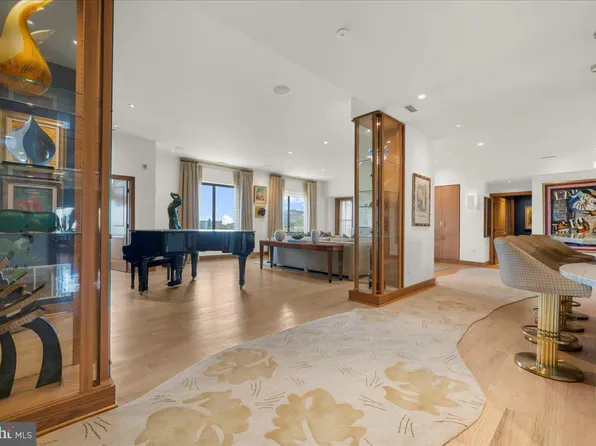 191 Presidential Blvd Penthouse R-1016, Bala Cynwyd, PA 19004
