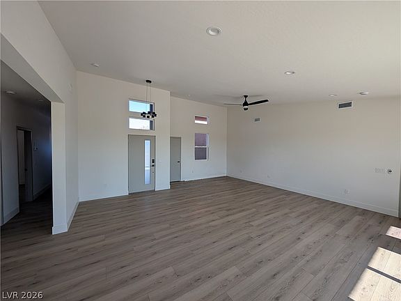 4th image of 901 E Kiowa St