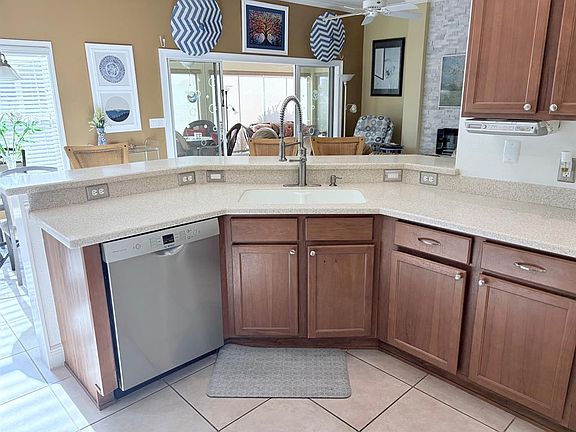 5th image of 965 JOINER PLACE