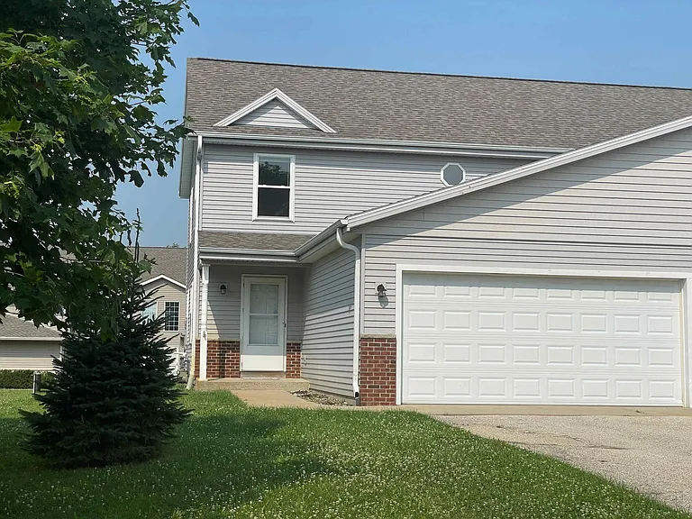 side x side townhouse duplex — Photo 2