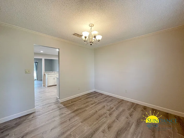 221 Shalimar Dr — Photo 11