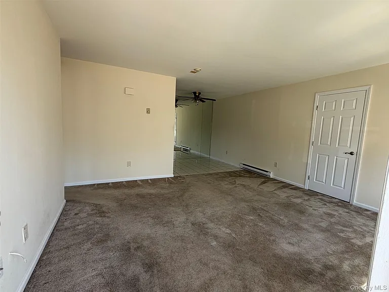 25 Athens Ct — Photo 2