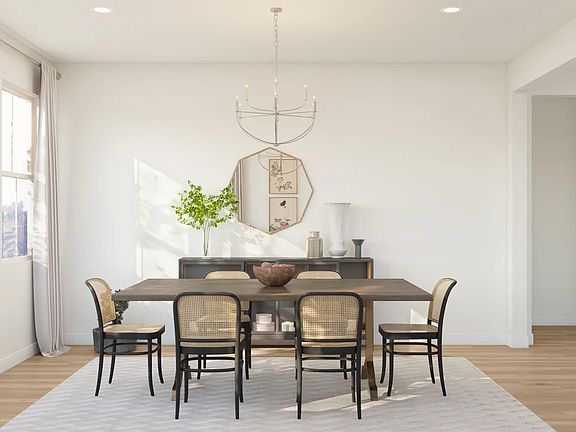 4th image of 818 Heritage Blvd