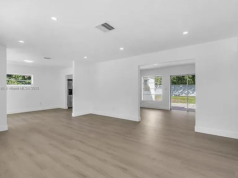 3 bed, 1519 sqft, $3,400 — Photo 4