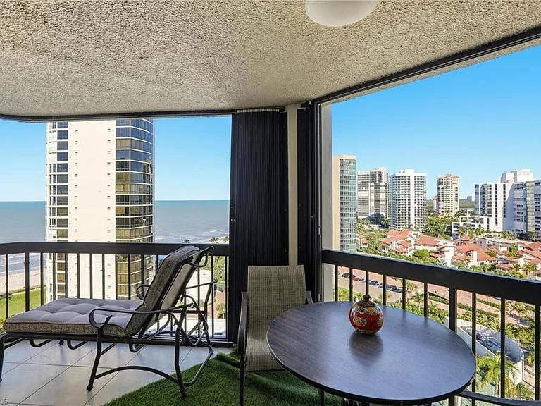 4551 Gulf Shore Blvd N #1500 — Photo 19