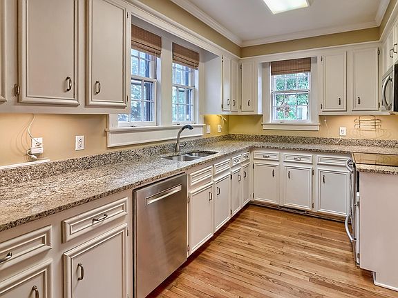 3rd image of 3804 Duncan St