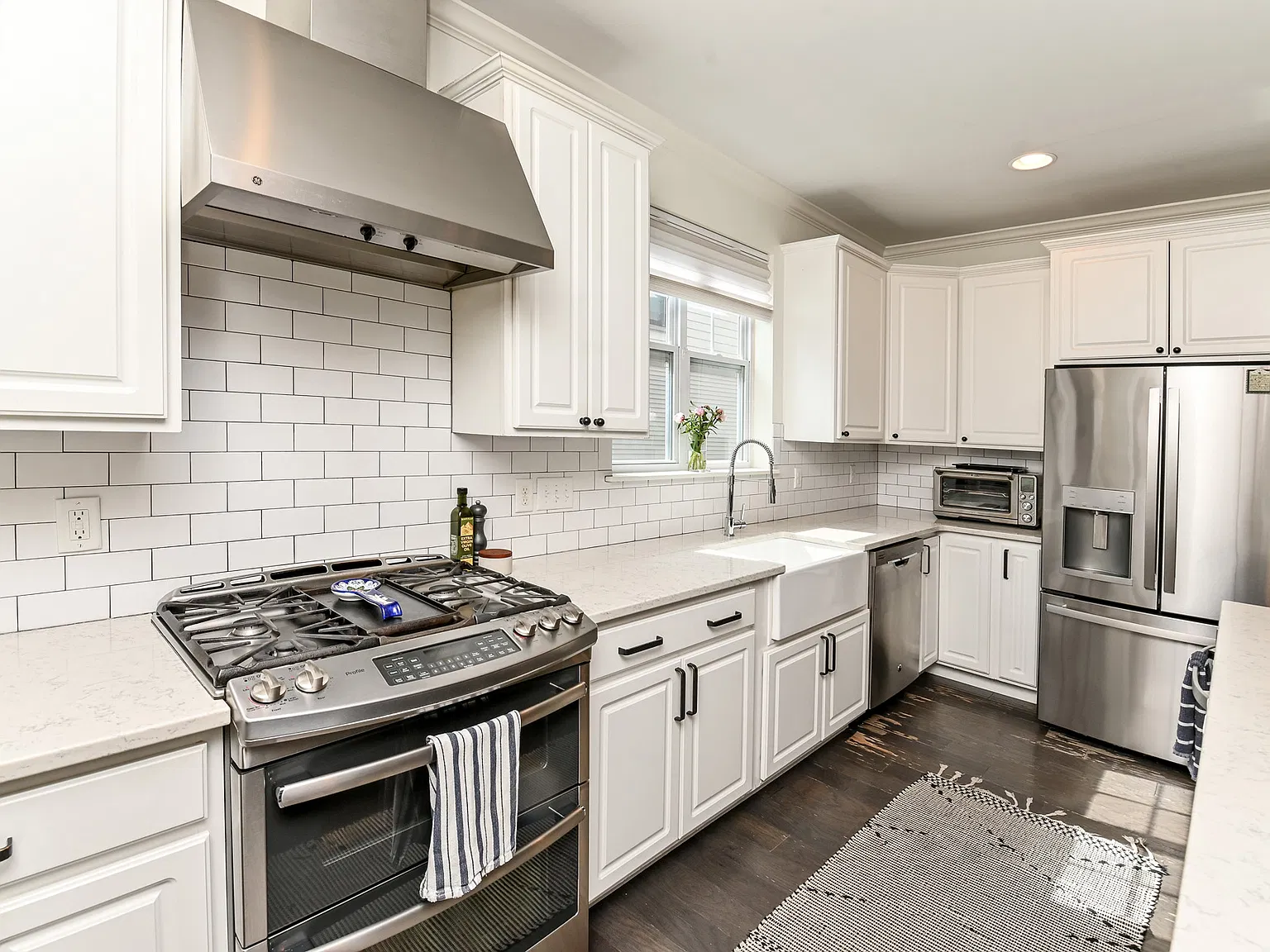 4 bed, 3.5 bath, 2800 sqft, $5,000 — Photo 4