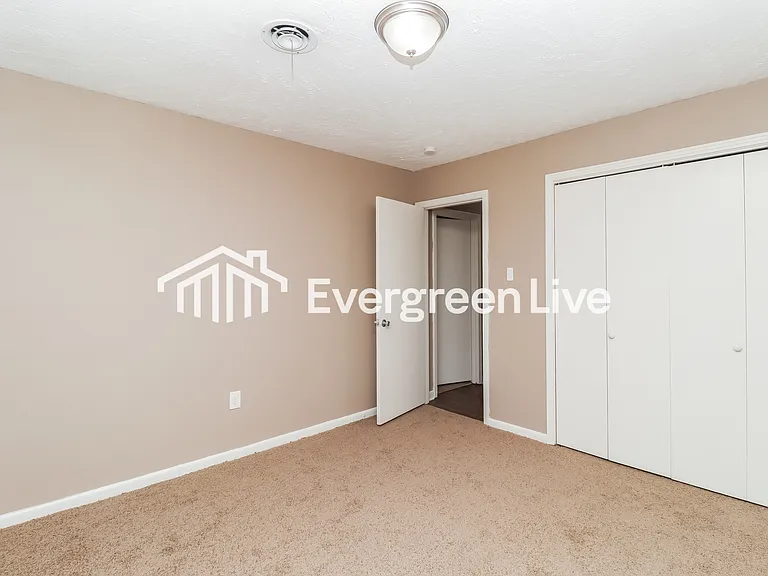 955 Briarwood Dr — Photo 12