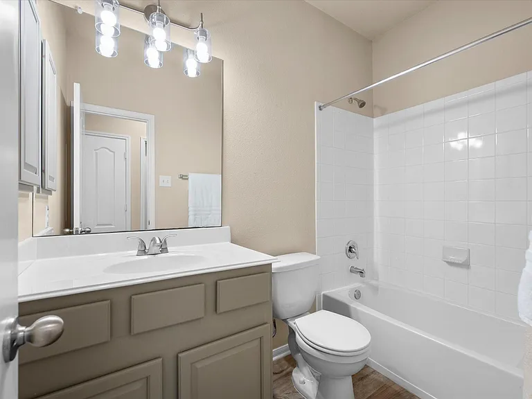26 Canterborough Pl — Photo 17