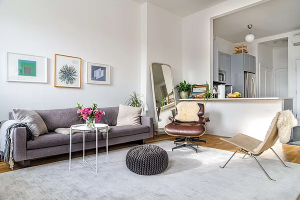 Rented by Charney Real Estate LLC | media 4