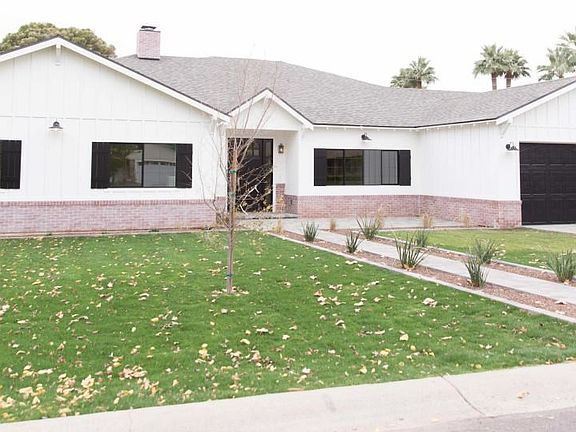 409 E. Lamar  ;  Round Lens PhotographyJ