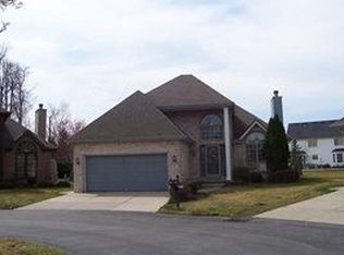 6 Ashby Ct, Williamsville, NY 14221