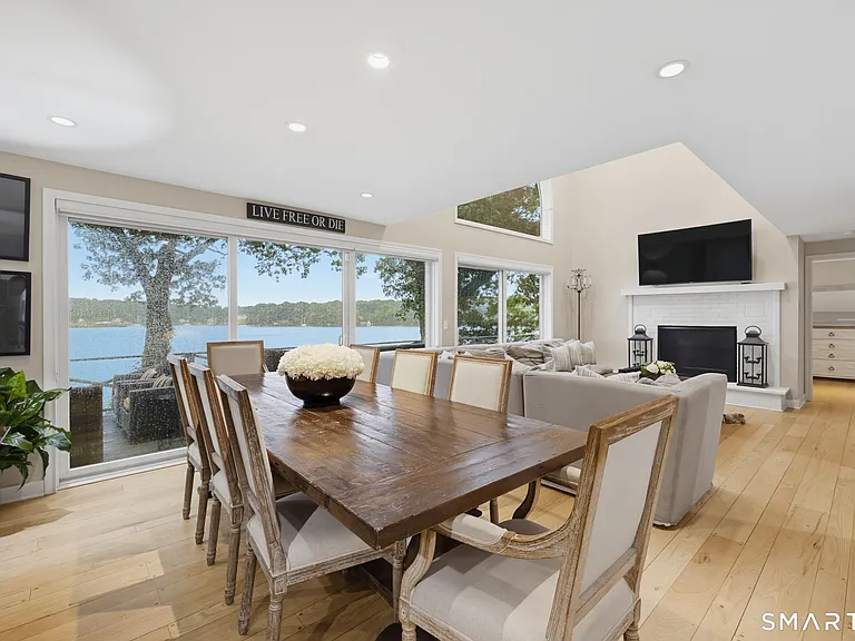 30 Riverside Ave — Photo 13