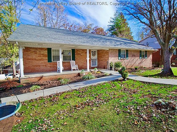 2nd image of 1502 Village Dr