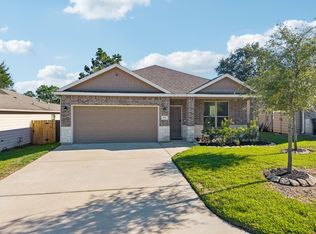 802 Lovebug Ln, Conroe, TX 77301