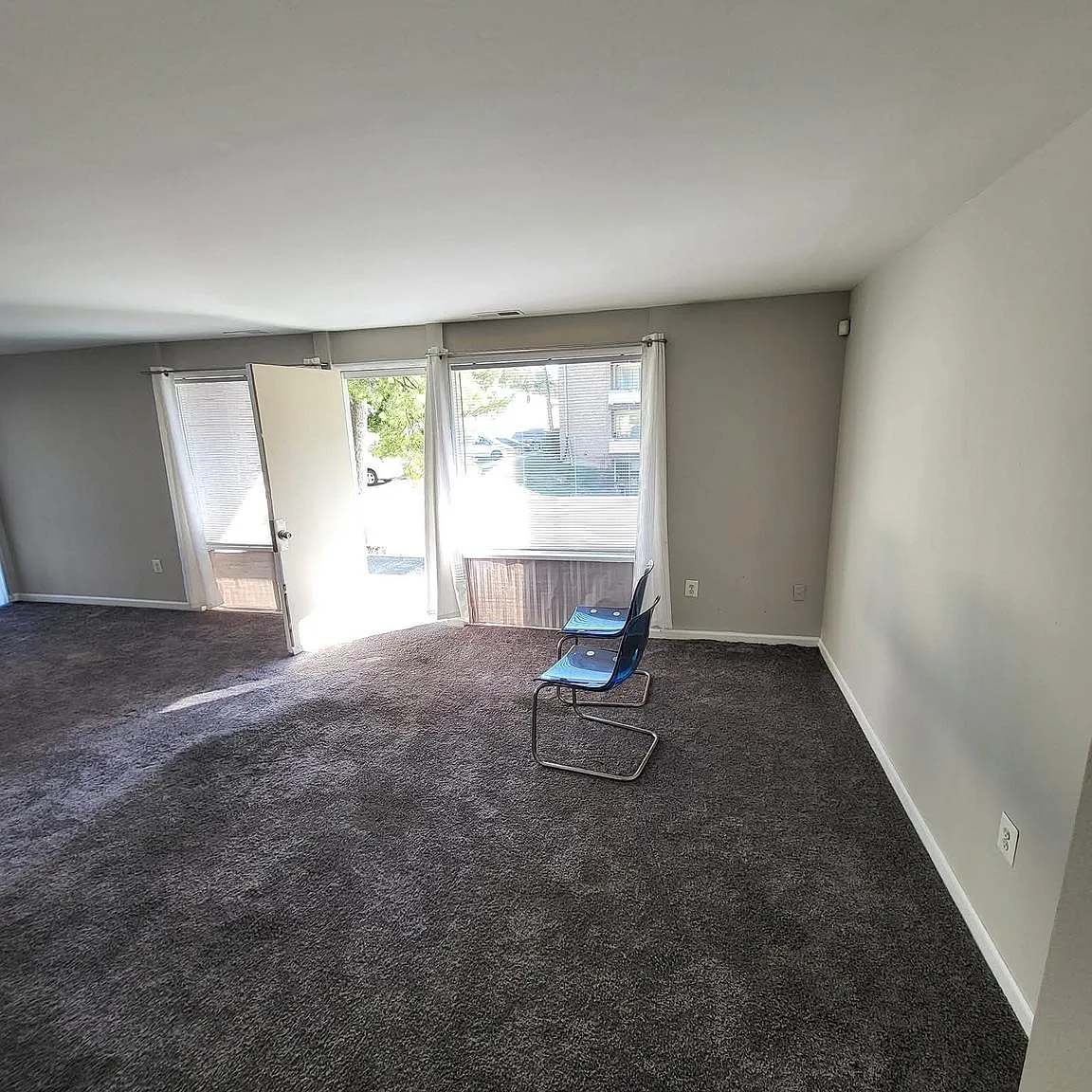 2 bed, 892 sqft, $2,100 — Photo 4