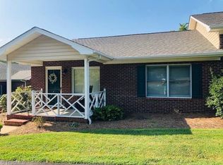 2025B N Main St, Mount Airy, NC 27030