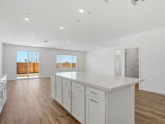 3rd image of 1024 Bluebell Cir