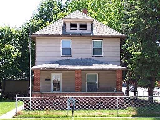 1st image of 701 E 4th St