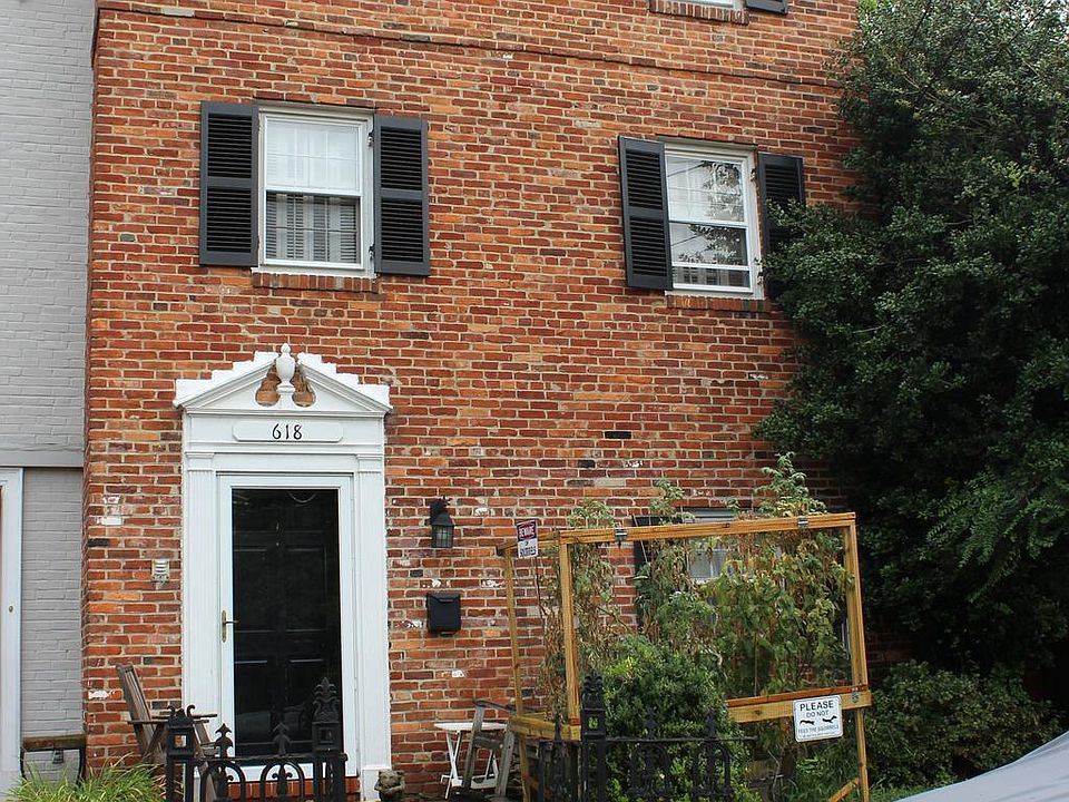 1st image of 618 S Royal St