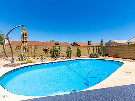 3rd image of 5708 W SUNNYSLOPE Lane