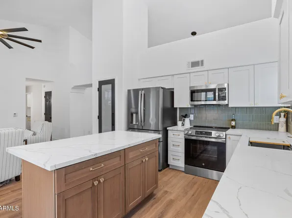 567 W LAREDO Avenue, Gilbert, AZ 85233