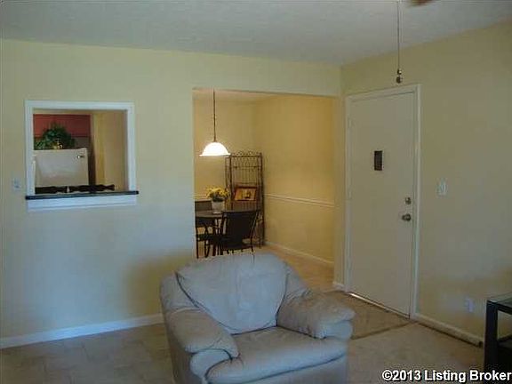 4th image of 618 Logsdon Ct