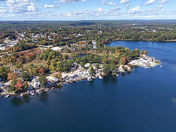 3rd image of 93 Birch Island Rd