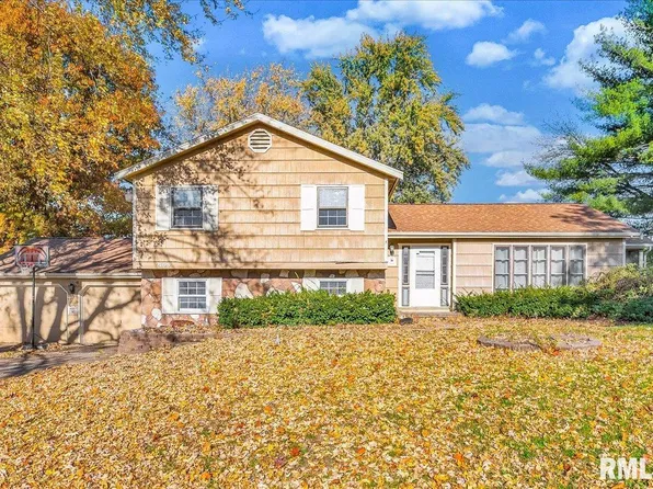 2109 Glenview Dr, Pekin, IL 61554