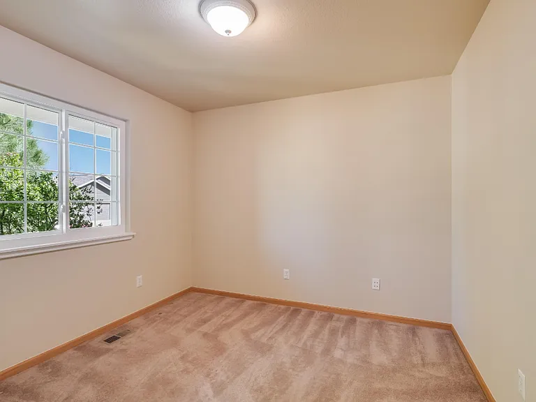 883 Emerald Dr — Photo 15