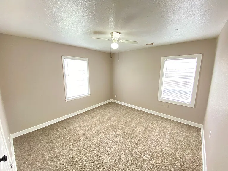 2686 Jeffrey Ave — Photo 9